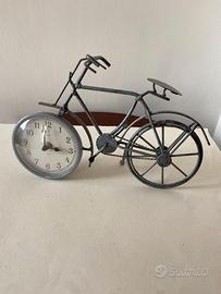 Orologio da tavola a orma di bicicletta
