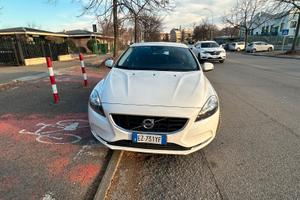 Volvo | v40 d2
