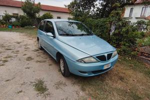 1000€LanciaY 189000km