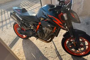 Ktm duke r 890