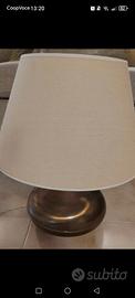 Lampada da tavolo elegante vintage, base in bronzo