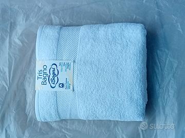Tris bagno 550grammi, telo + asciugamano + ospite