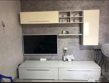 Mobile a parete buono stato