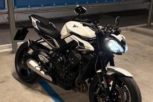 Triumph Street Triple 765