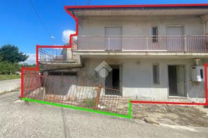 CASA SEMINDIPENDENTE A SAN MARTINO VALLE CAUDINA