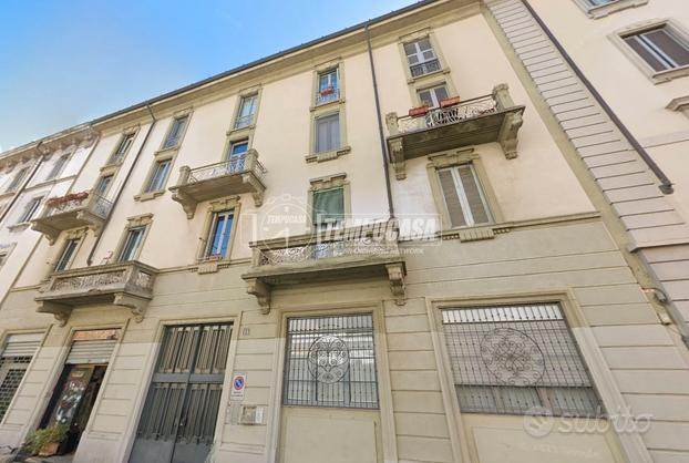 LOFT SITO AL PIANO TERRA