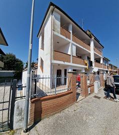 Appartamento in villetta con garage e giardino