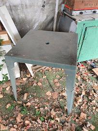 tavolino di plastica x giardino