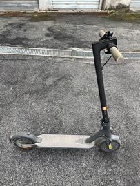 Monopattino elettrico XIAOMI