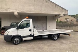 Carroattrezzi Iveco daily 35c15 comear