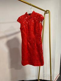 Abito rosso da donna