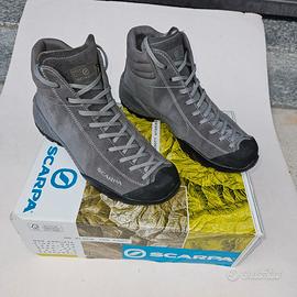 Scarponcino da trekking