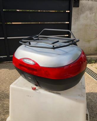 Bauletto 46 litri  con portapacchi e schienalino