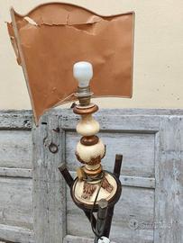 Lampada da tavolo in legno anni 40