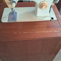 Macchina da cucire Singer 258