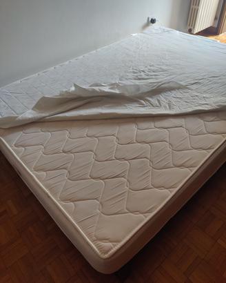 Letto piazza e mezza alla francese