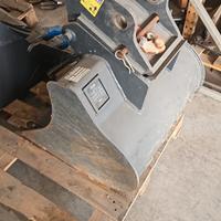 attacco rapido meccanico con benna per miniescavat