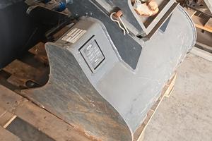 attacco rapido meccanico con benna per miniescavat