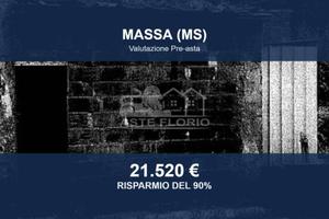 Immobile in asta di 1327 m² a Massa