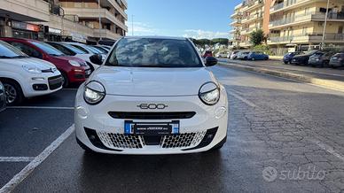 Fiat 600 Hybrid 110 CV DCT MHEV La Prima LED PELLE