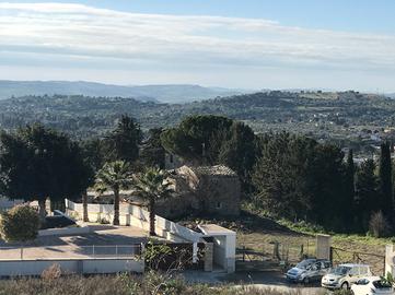 Antico rudere in via Due Fontane CL