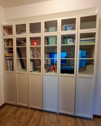 Libreria ikea billy, ante in vetro e top superiore