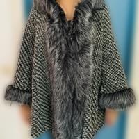 Mantella con pelliccia , giubbotto