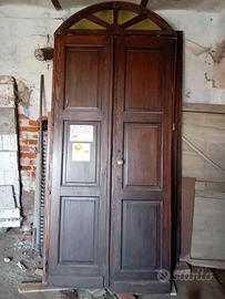 Portone  d'ingresso  in legno
