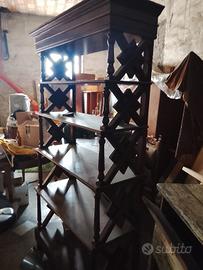 scaffalatura in legno di noce fatta a mano