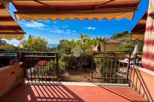 VILLA A SCHIERA A COSTARAINERA