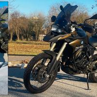 BMW F 800 GS Kalamata Matt - Assetto + valige