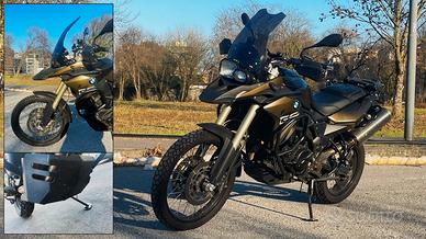 BMW F 800 GS Kalamata Matt - Assetto + valige