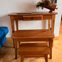 tris tavoli una consolle e due più bassi