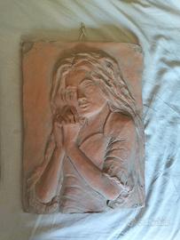 volto della madonna in terracotta