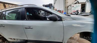 RENAULT MEGANE STATION WAGON 2010 - PORTA ANTERIOR
