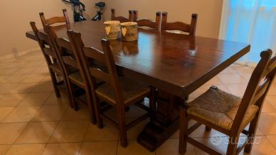 Tavolo in legno massiccio da pranzo