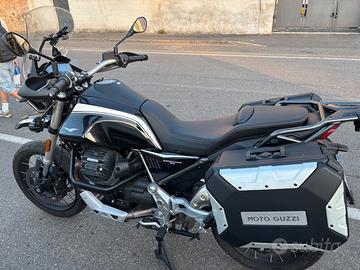 Moto Guzzi V85TT Guardia D'Onore