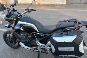 Moto Guzzi V85TT Guardia D'Onore