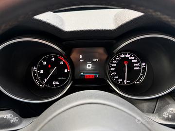 Stelvio q4 2.2 210cv