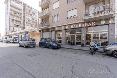 Attività / Licenza di 80 m² con 2 locali a Torino