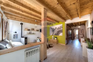 Villetta a schiera di 194 m² con più di 5 locali e