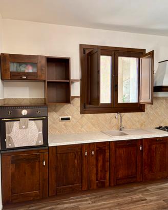 Cucina componibile in stile classico/arte povera
