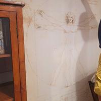 grande disegno da parete UOMO VITRUVIANO