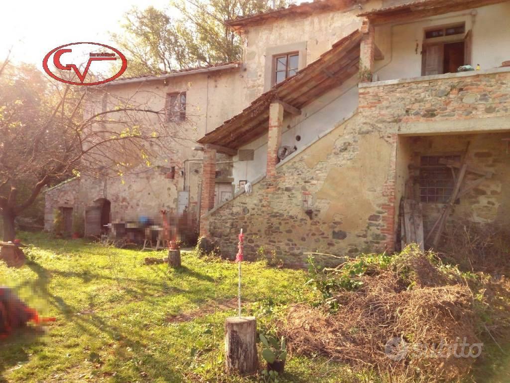 Rustico / Casale di 450 m² con più di 5 locali a L - Vista 3