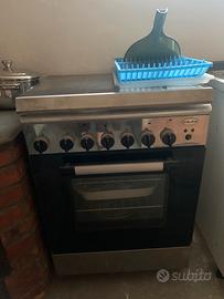 Cucina a gas metano con forno elettrico