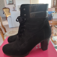 Stivali di camoscio neri