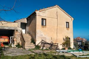 Casolare e terreno con Potenziale edificatorio