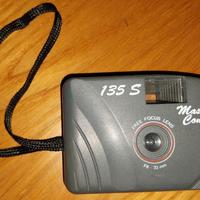 Macchina fotografica analogica 135 S