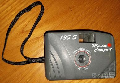 Macchina fotografica analogica 135 S