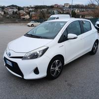 TOYOTA YARIS 1.5 HYBRID 5P LOUNGE BENZINA AUTO